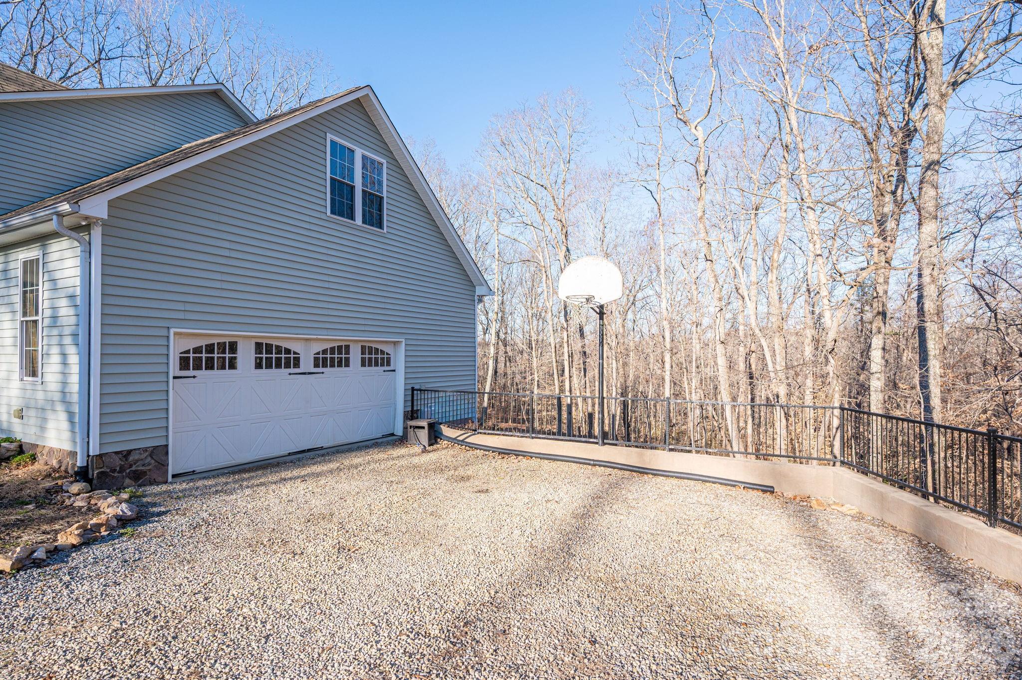 3272 Oak Ridge Circle
