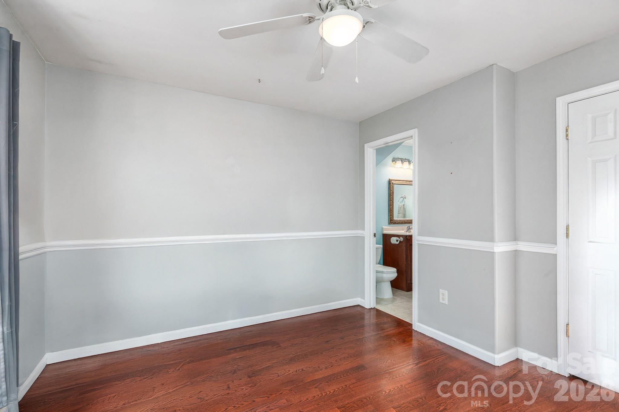 3272 Oak Ridge Circle
