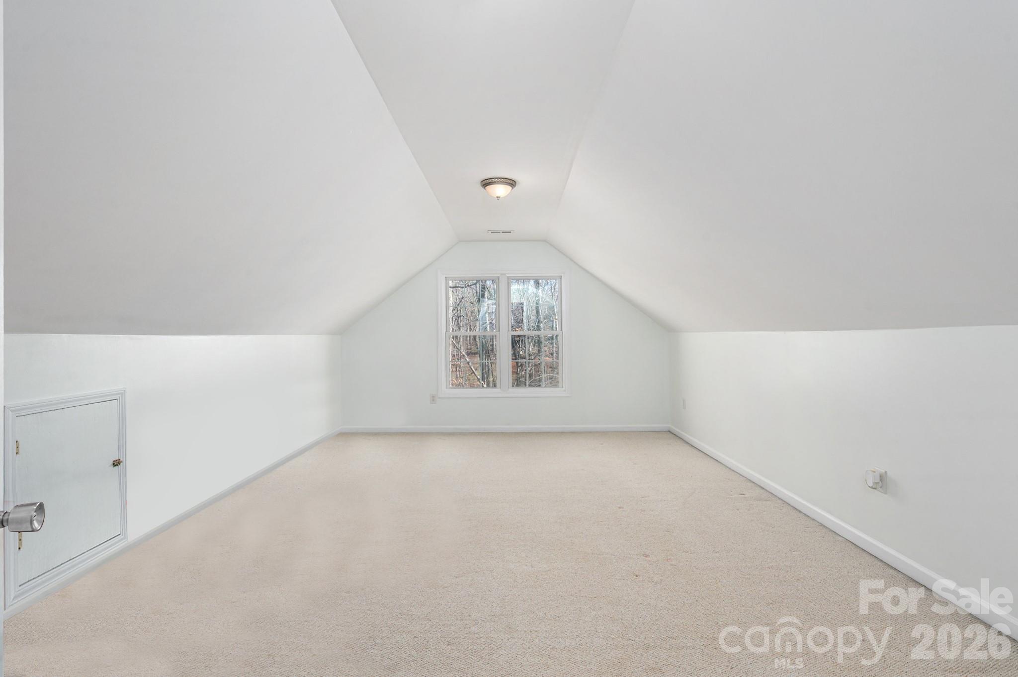 3272 Oak Ridge Circle
