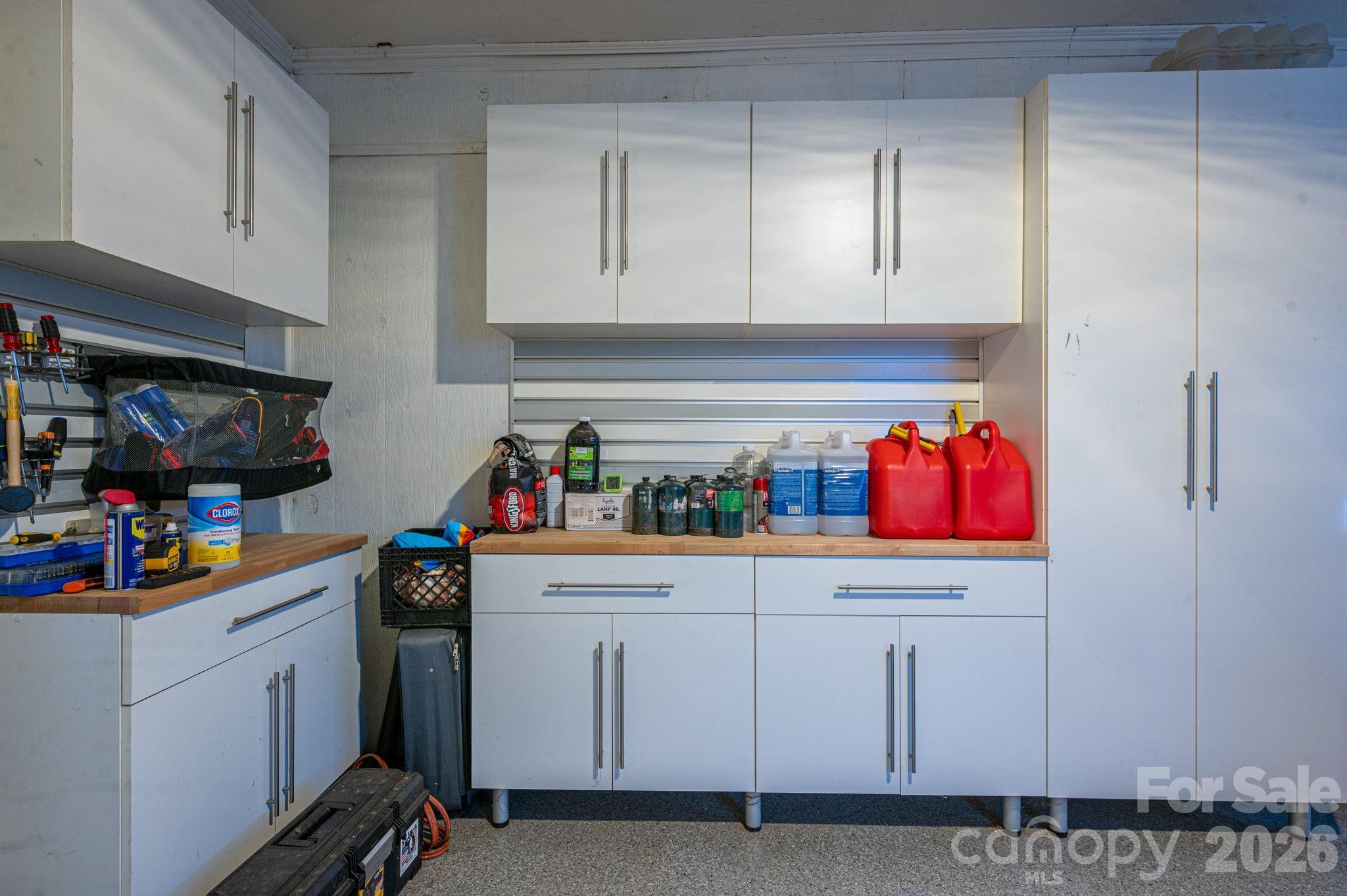 606 Huss Street