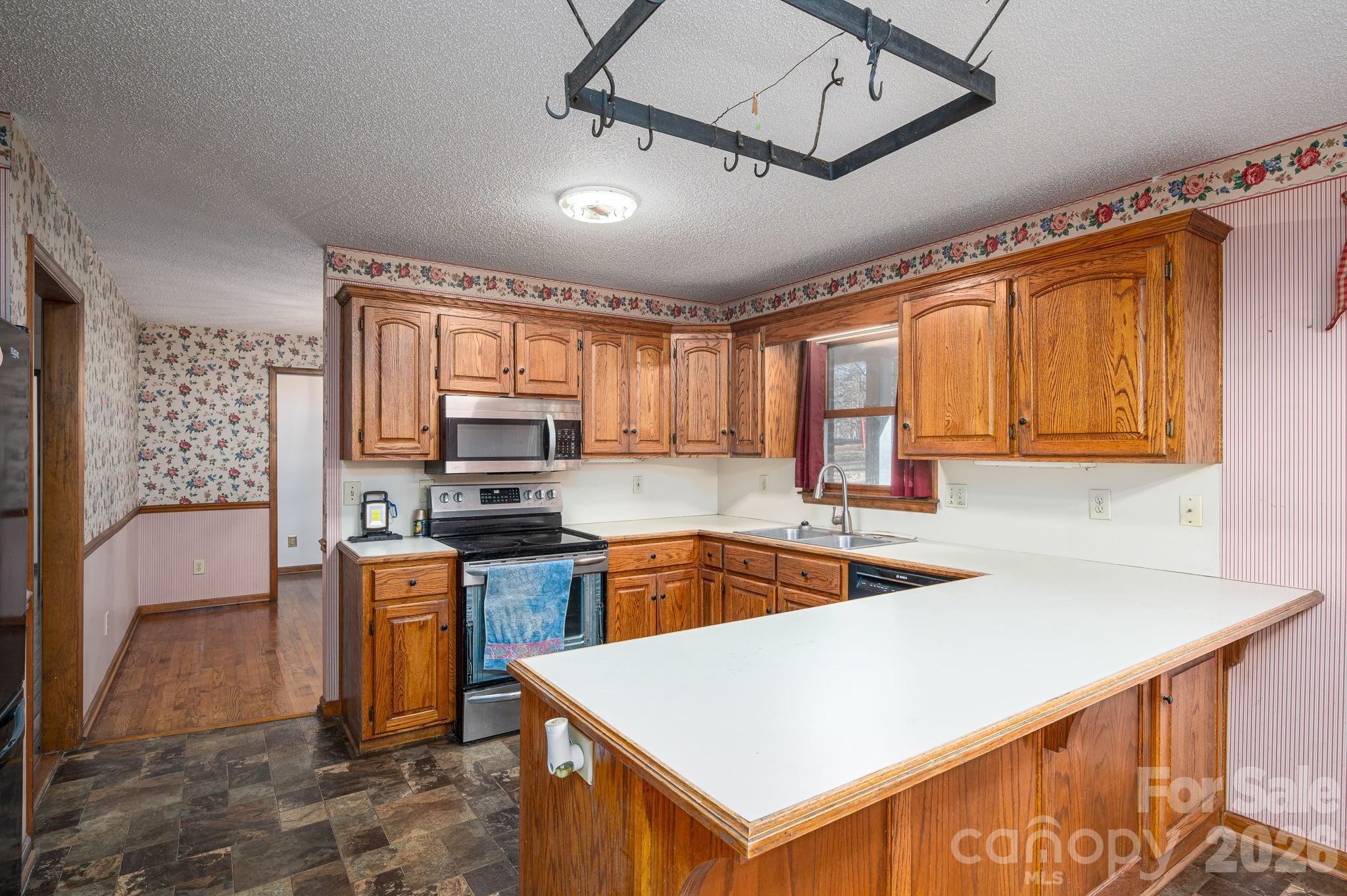 480 S Ingleside Farm Road