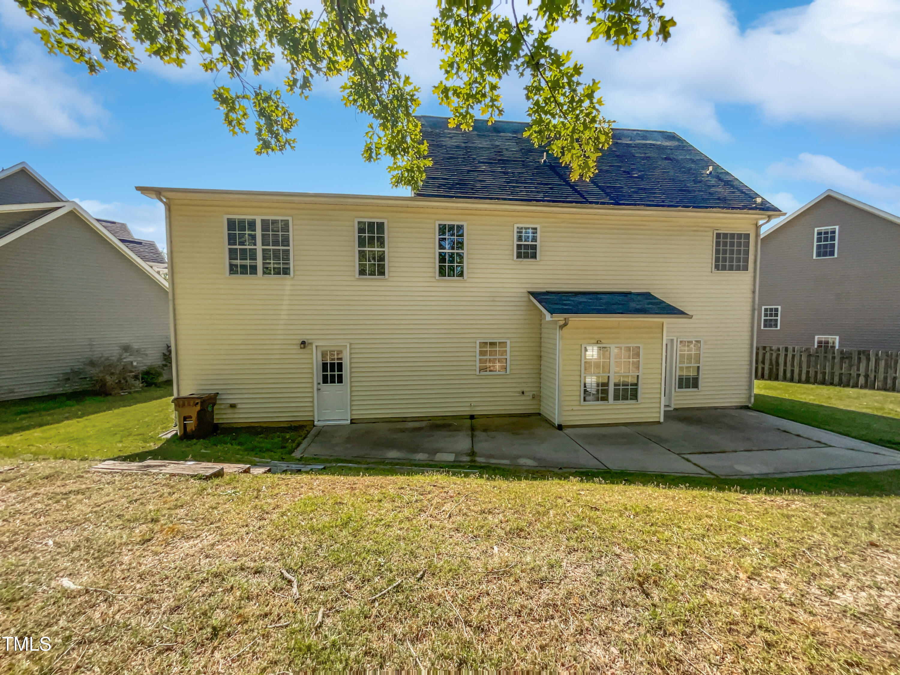 809 Pyracantha Drive