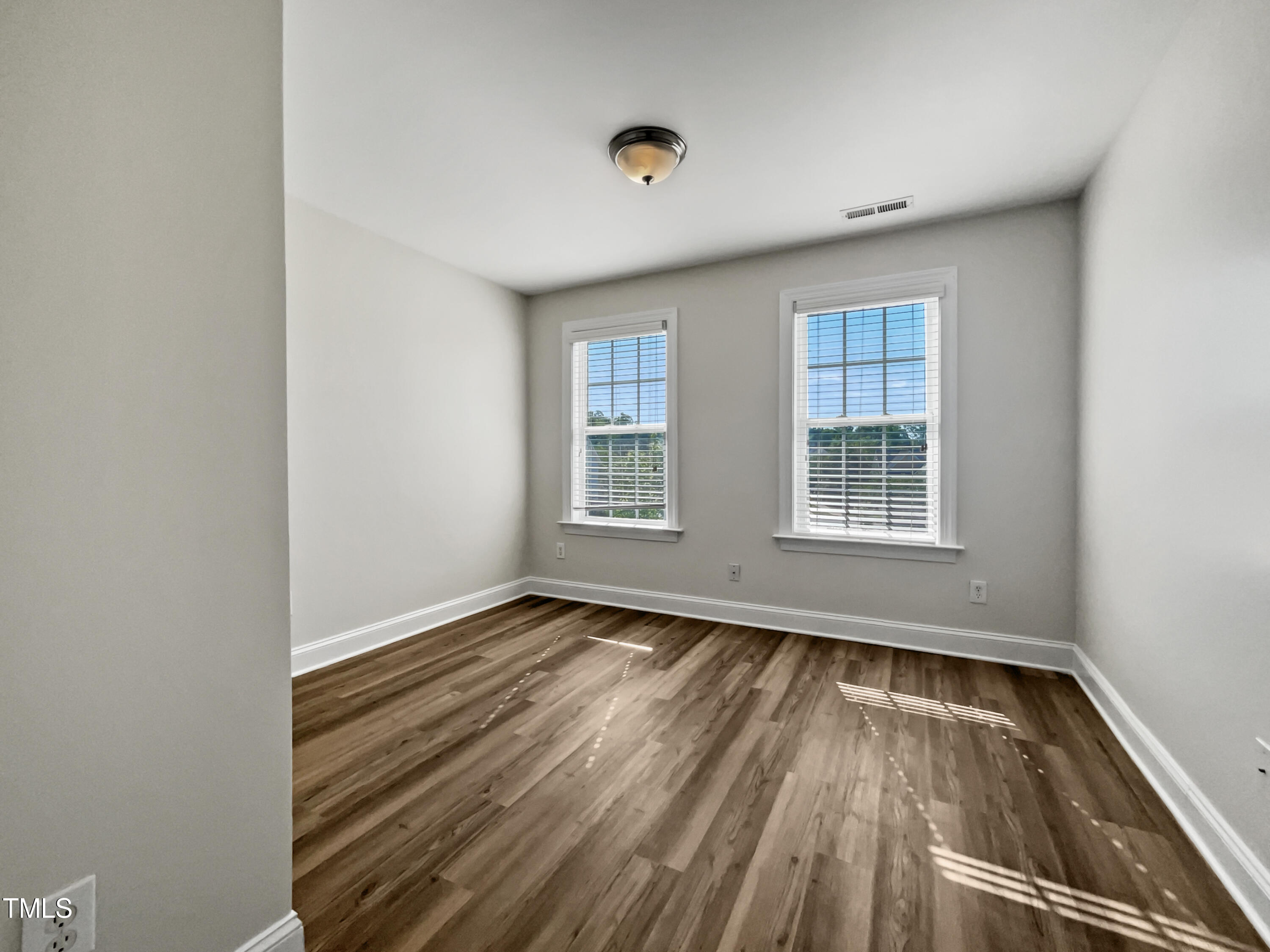 809 Pyracantha Drive