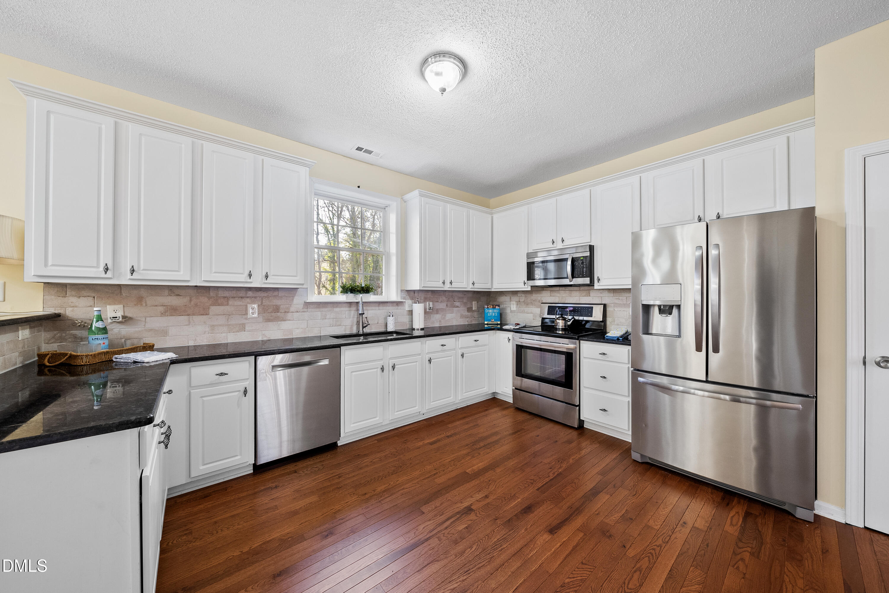 615 Southshore Parkway