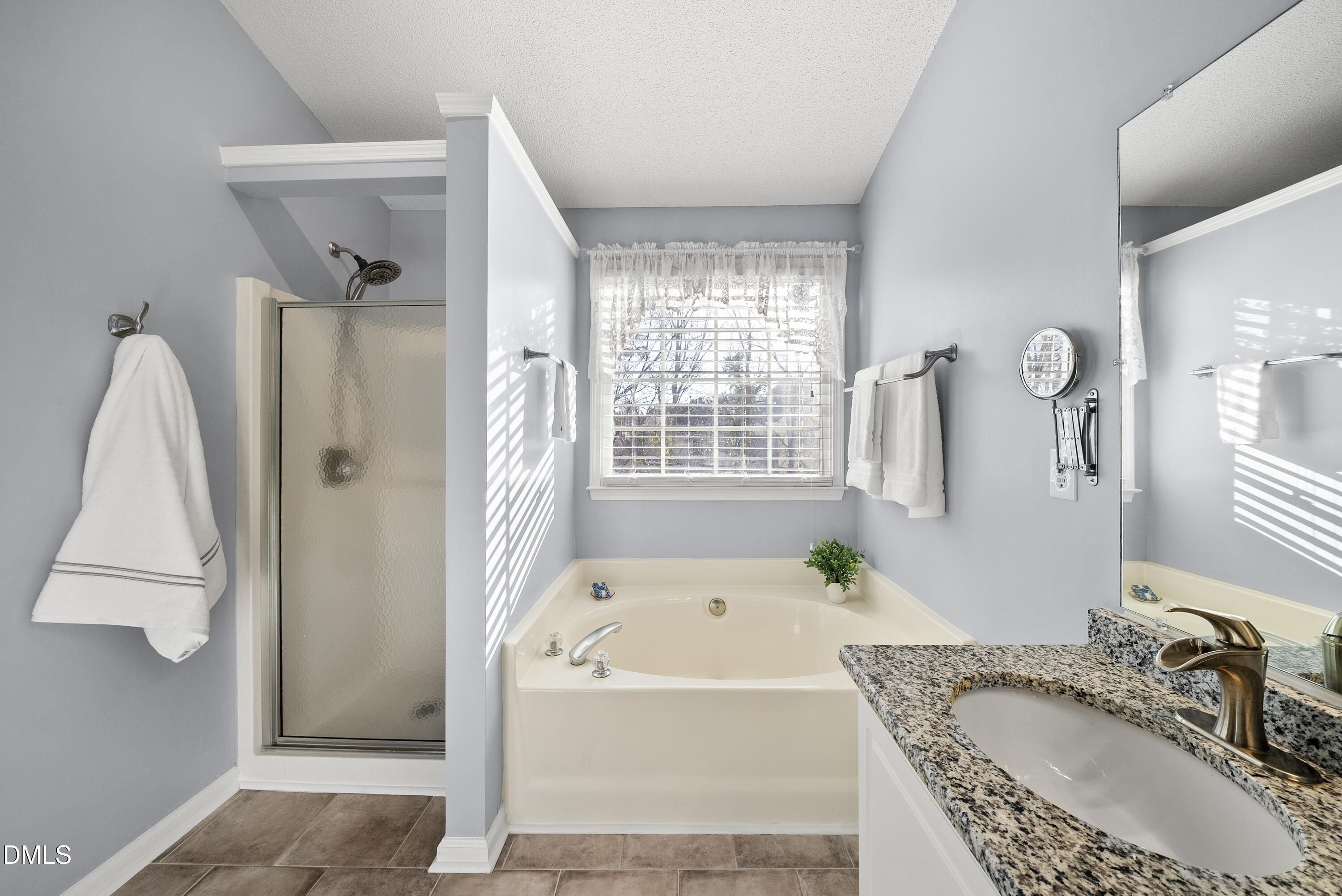 615 Southshore Parkway