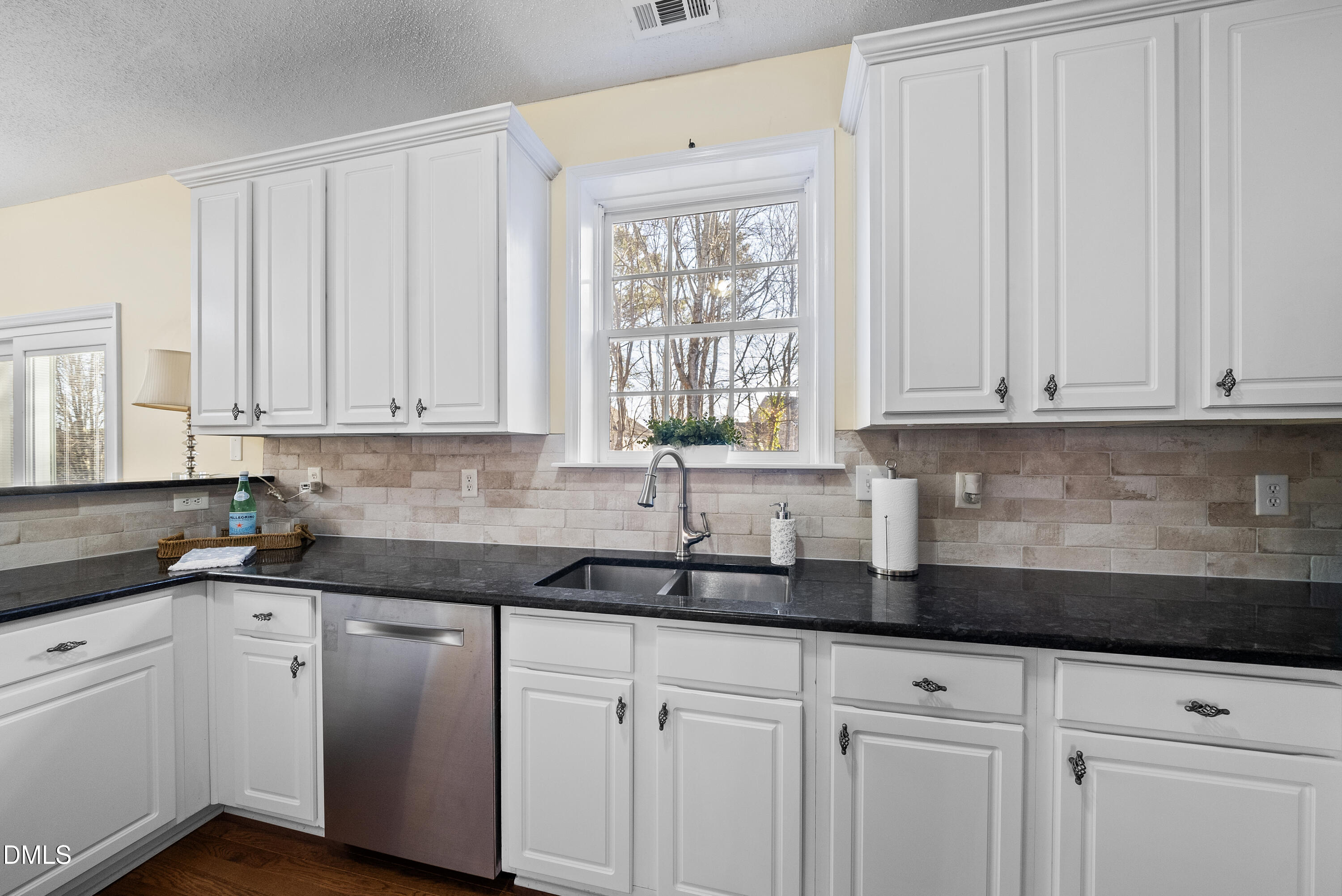 615 Southshore Parkway