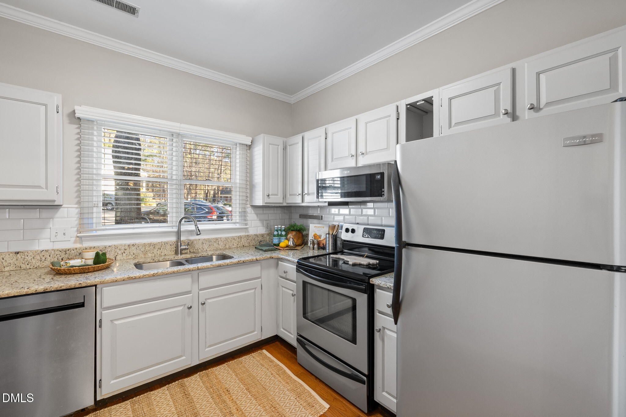 111 Strass Court