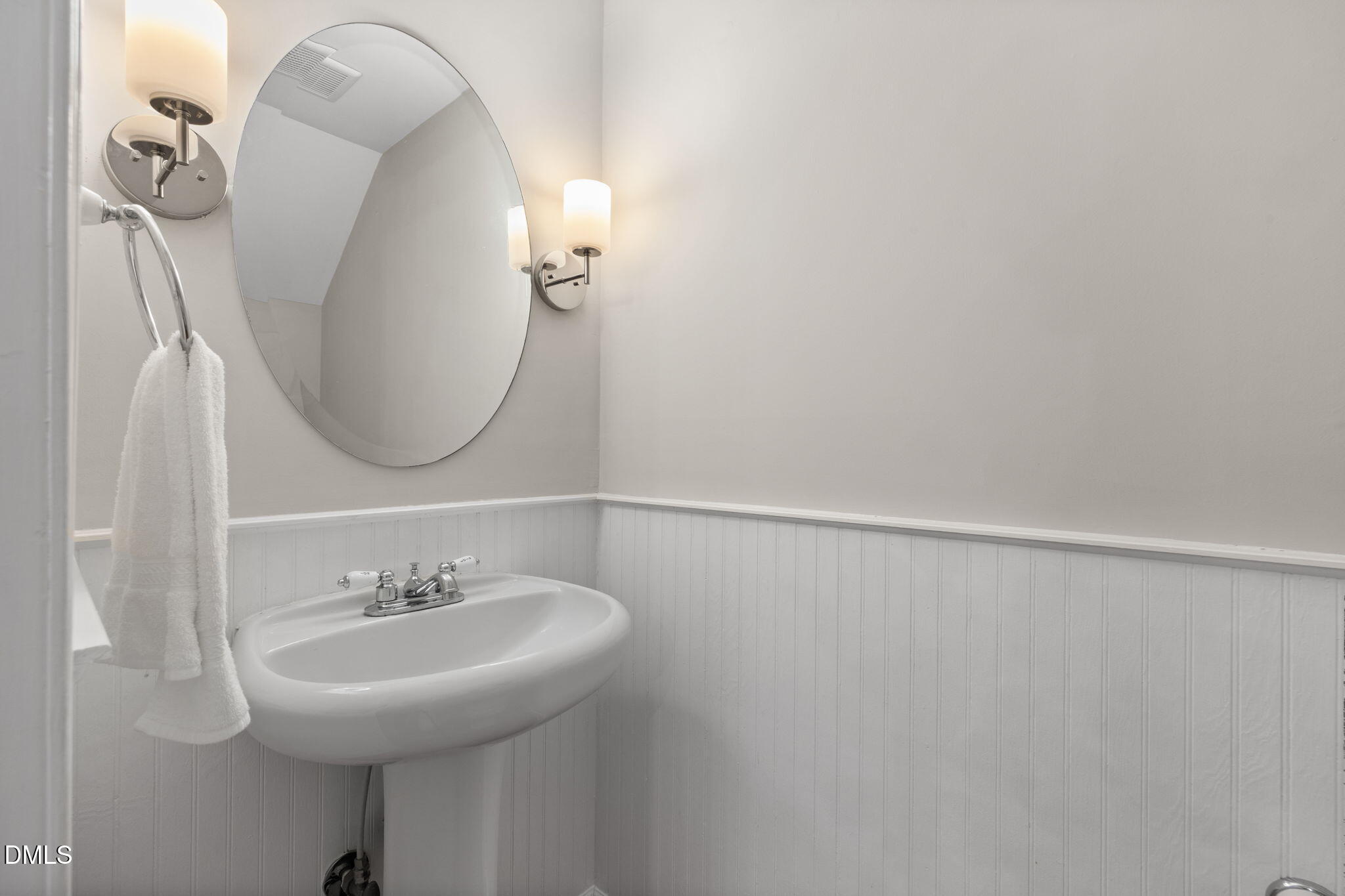 111 Strass Court