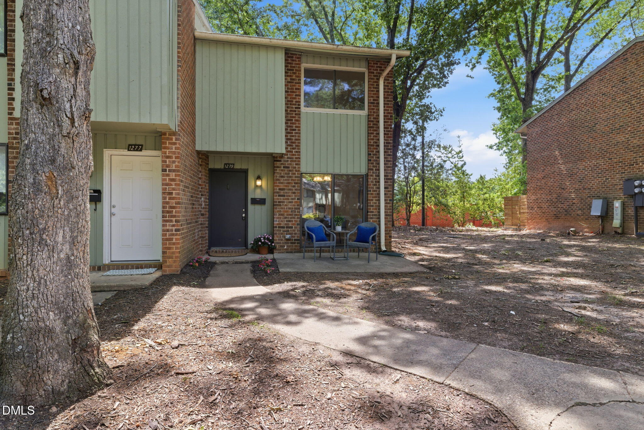 1279 Teakwood Place