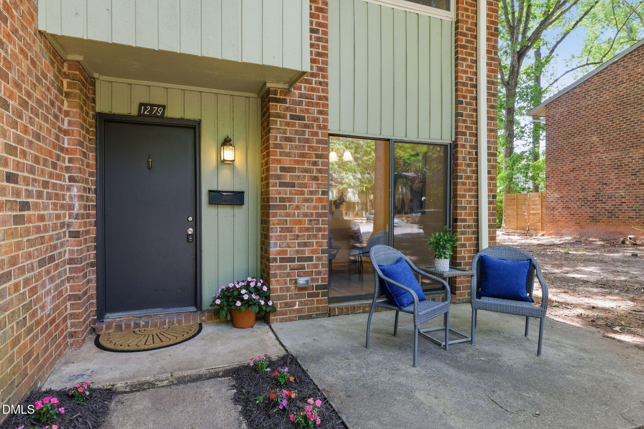 1279 Teakwood Place