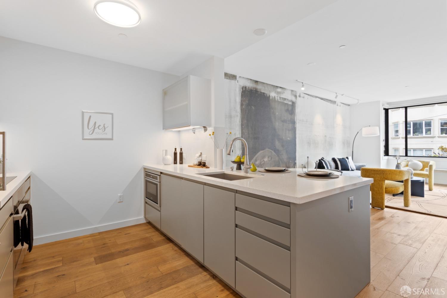 580 Hayes Street # 202