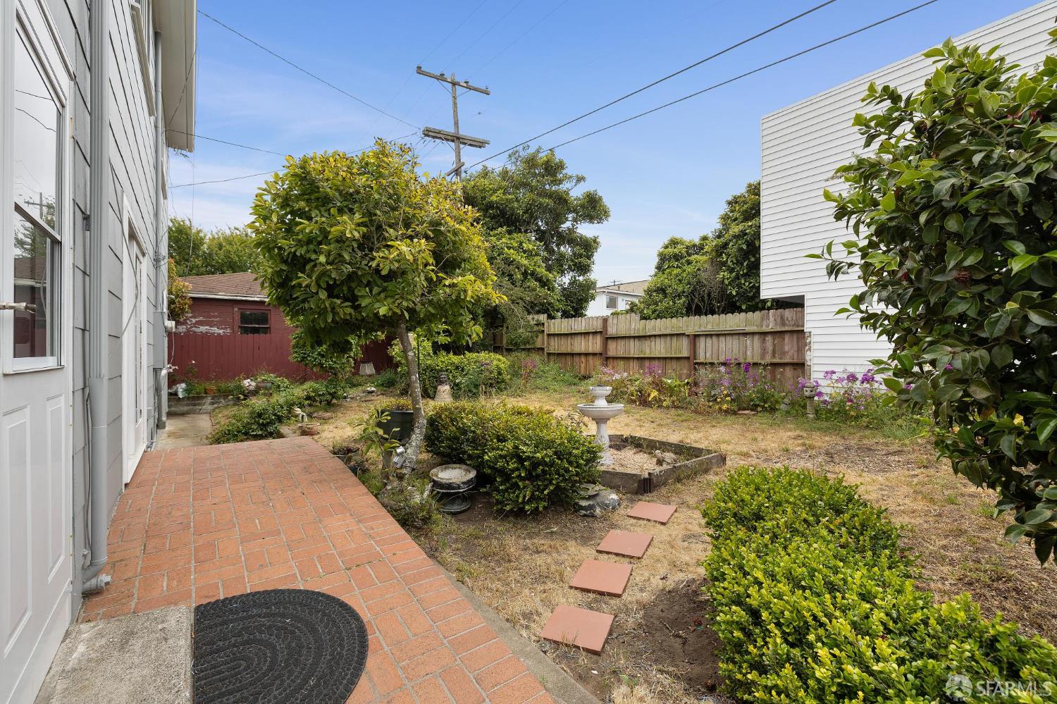1285 Holloway Avenue
