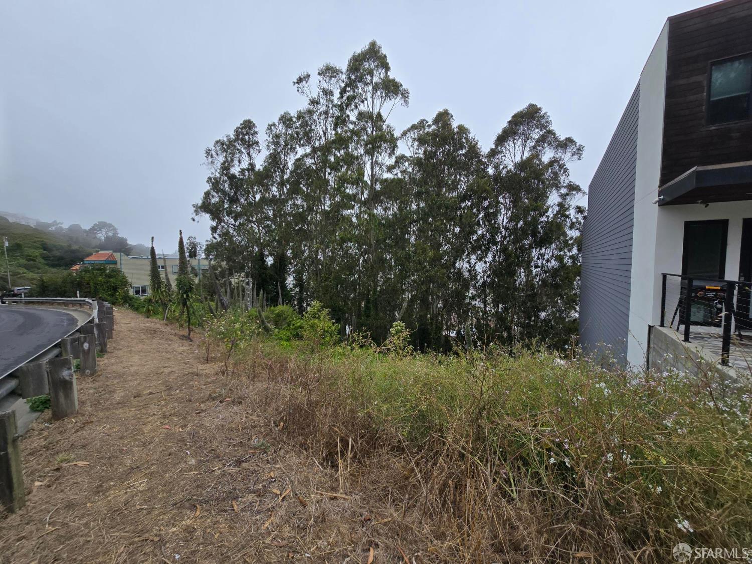 983 Crocker Avenue