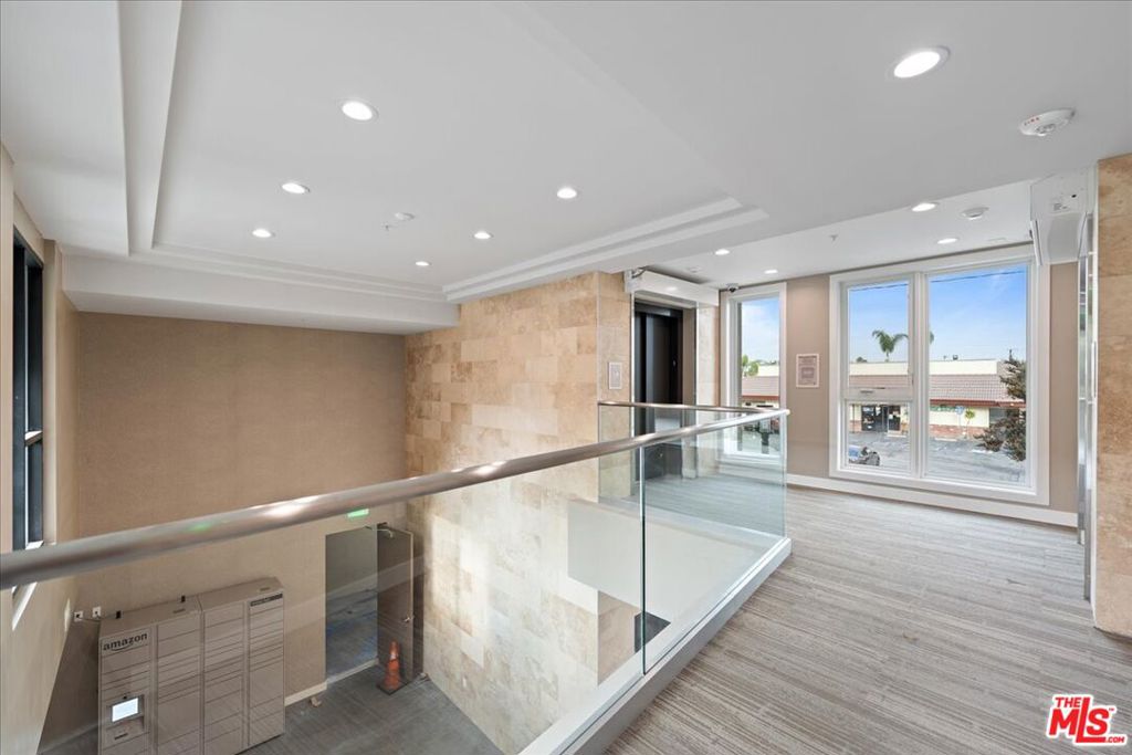 860 E Valley Boulevard