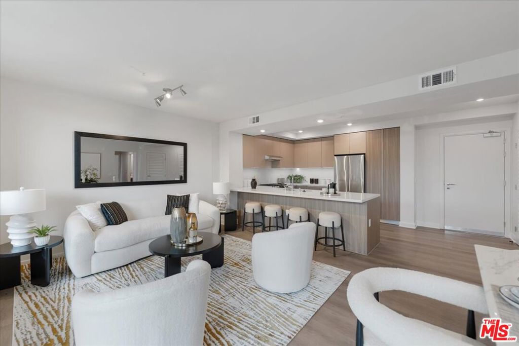 860 E Valley Boulevard