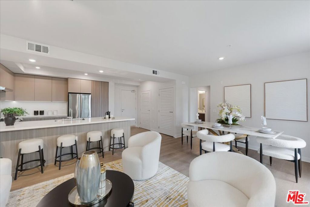 860 E Valley Boulevard