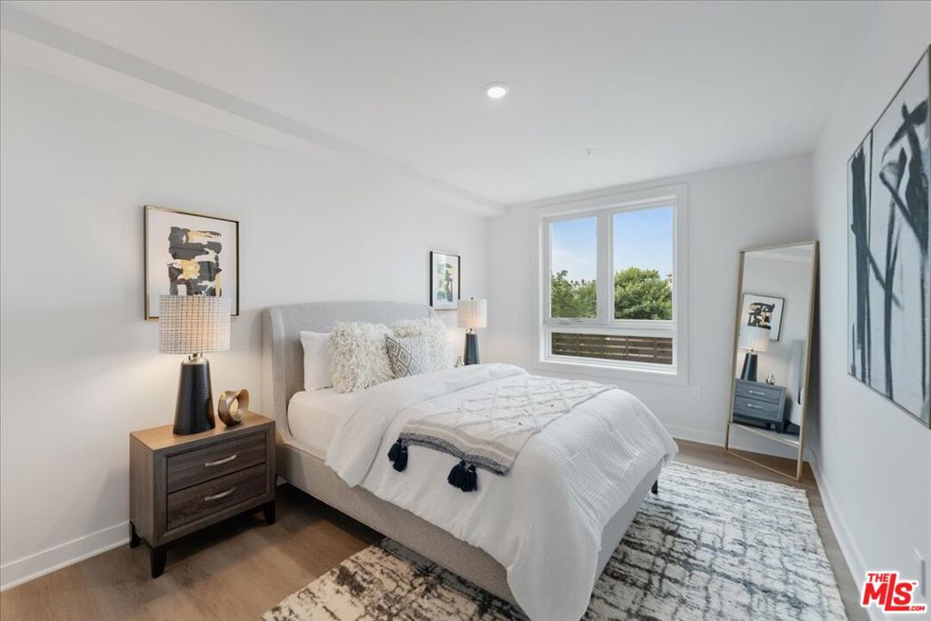 860 E Valley Boulevard