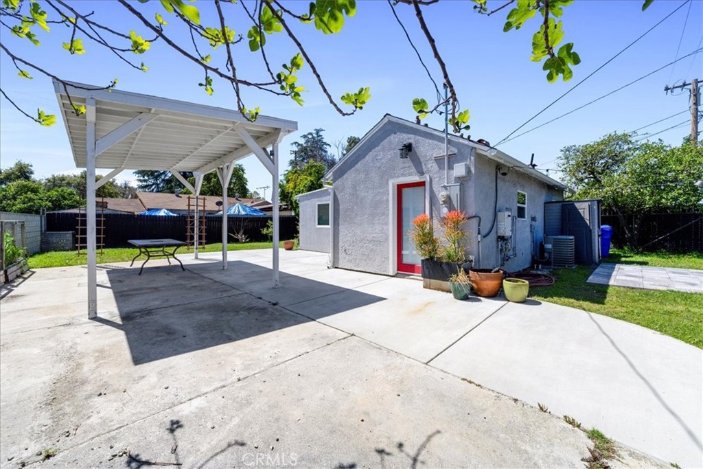 3263 E Green Street