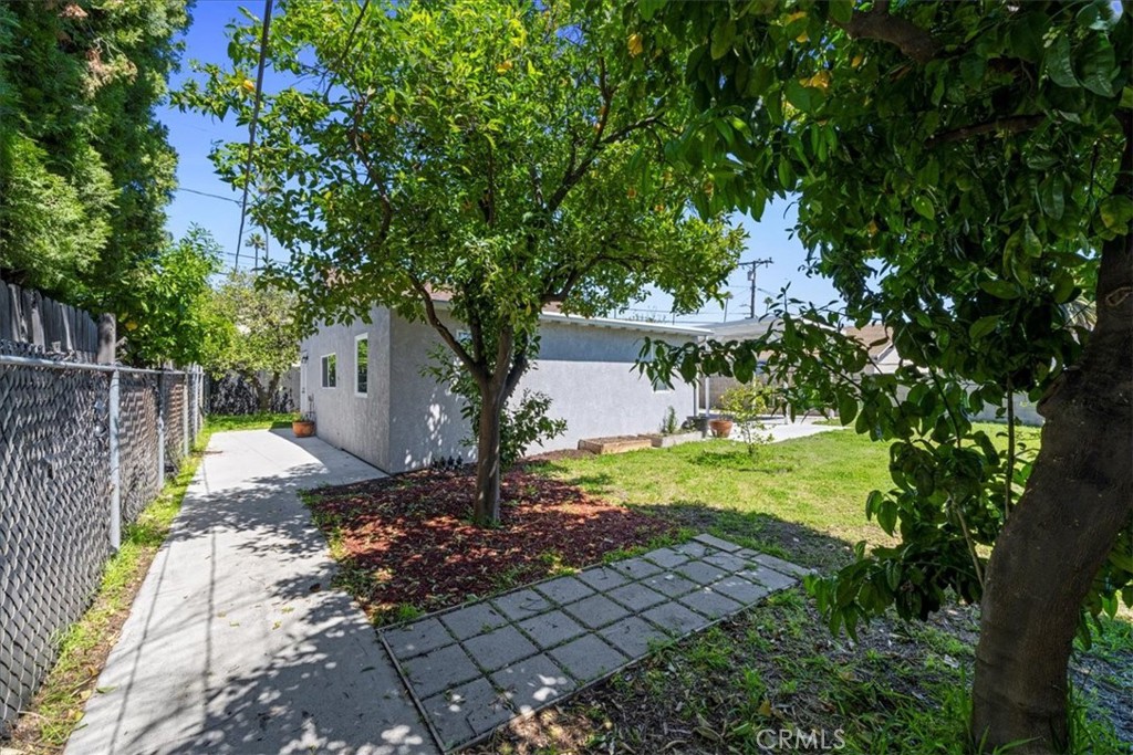 3263 E Green Street