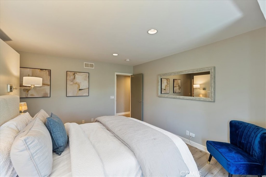 866 Sierra Madre Villa Avenue 7