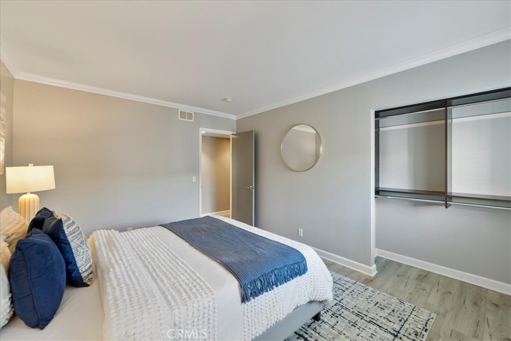 866 Sierra Madre Villa Avenue 7