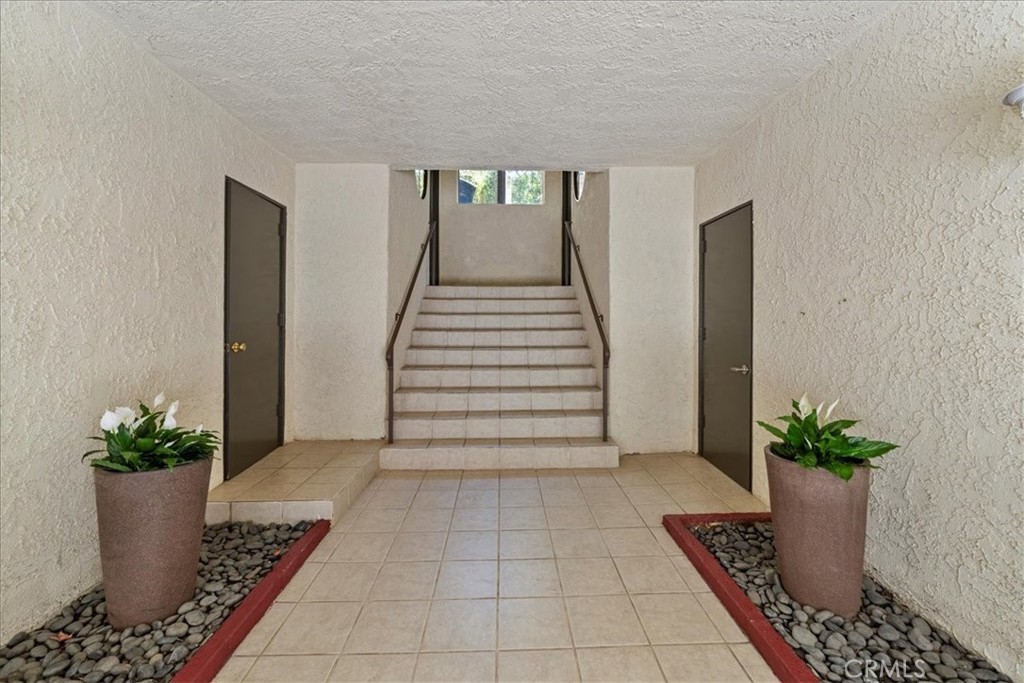 866 Sierra Madre Villa Avenue 7