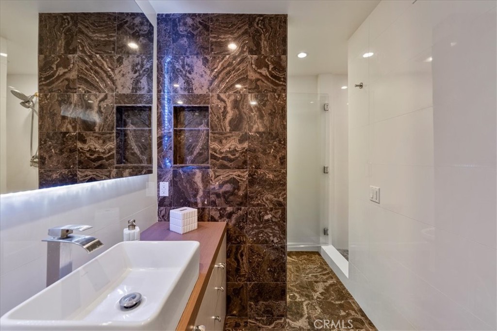 866 Sierra Madre Villa Avenue 7