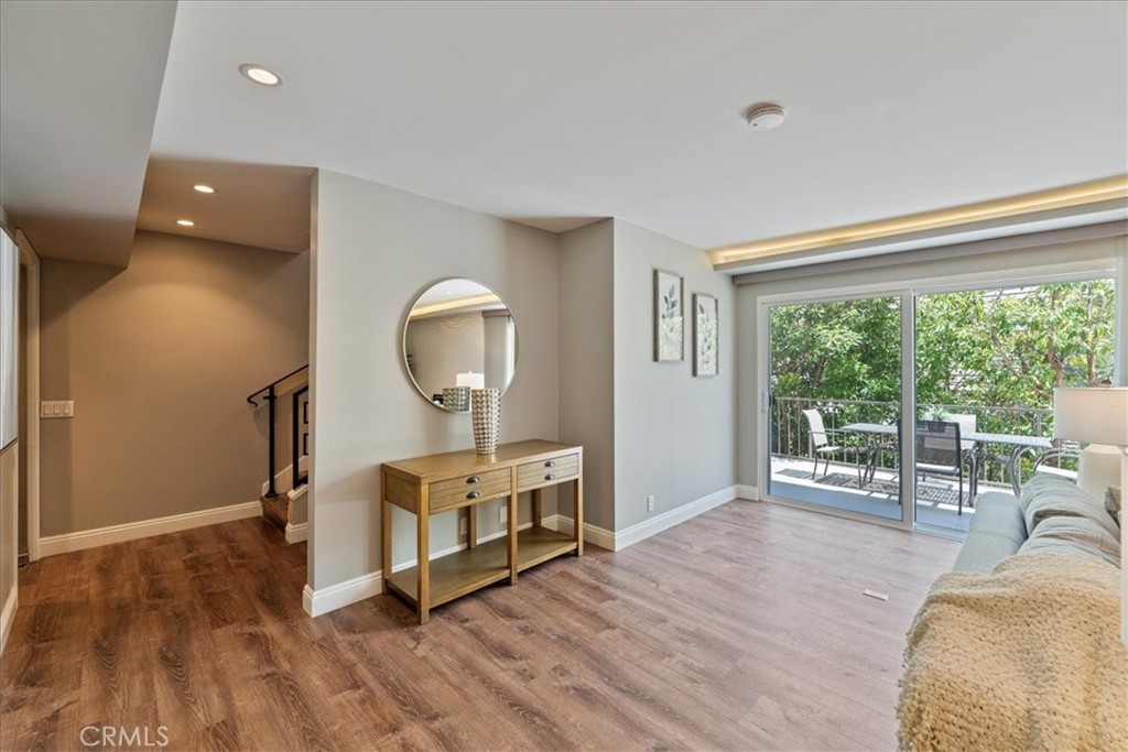 866 Sierra Madre Villa Avenue 7