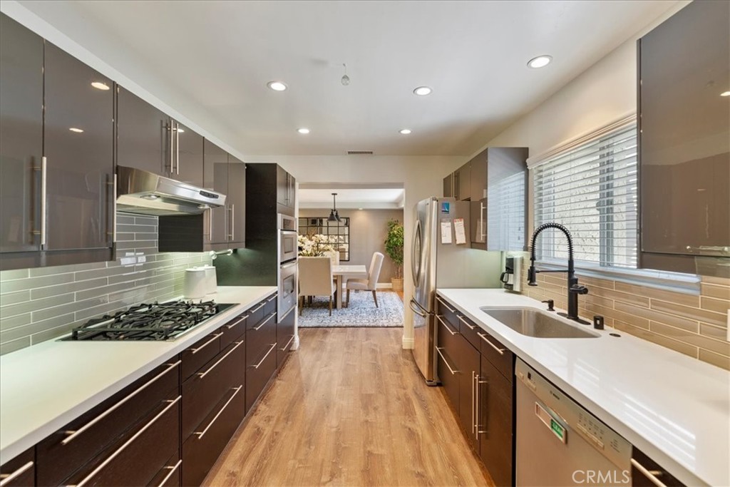 866 Sierra Madre Villa Avenue 7