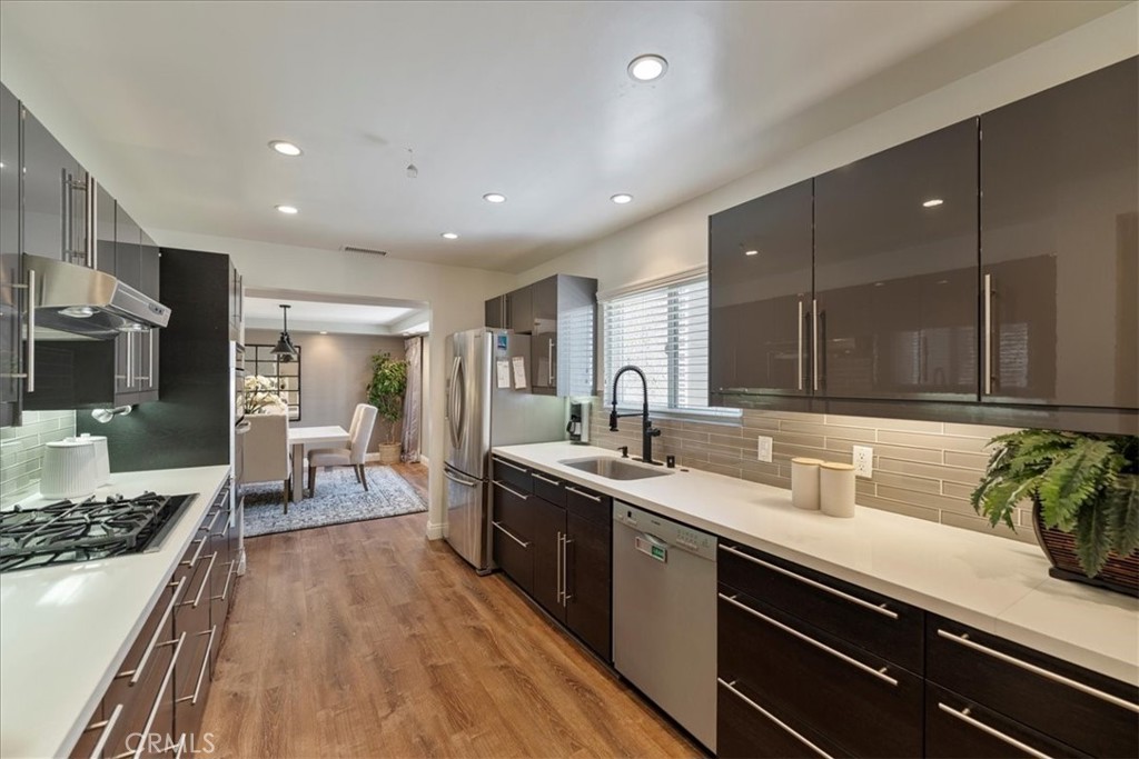 866 Sierra Madre Villa Avenue 7