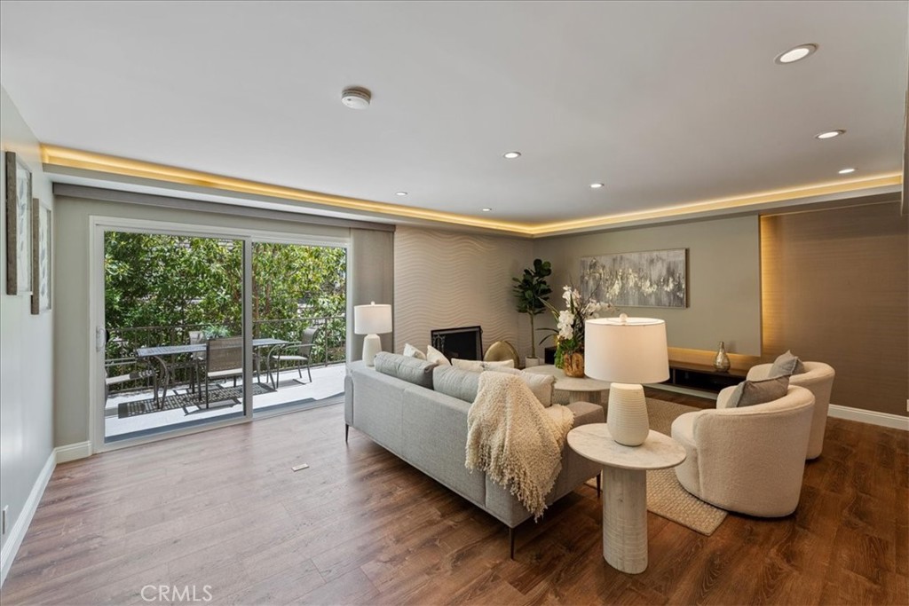 866 Sierra Madre Villa Avenue 7