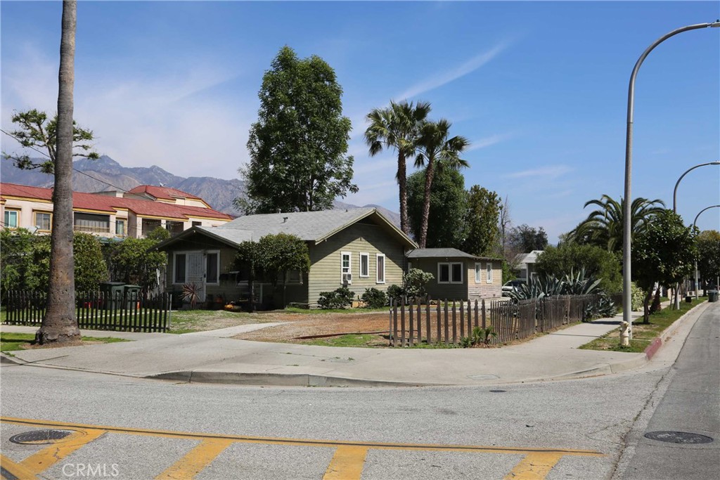 398 N Holliston Avenue