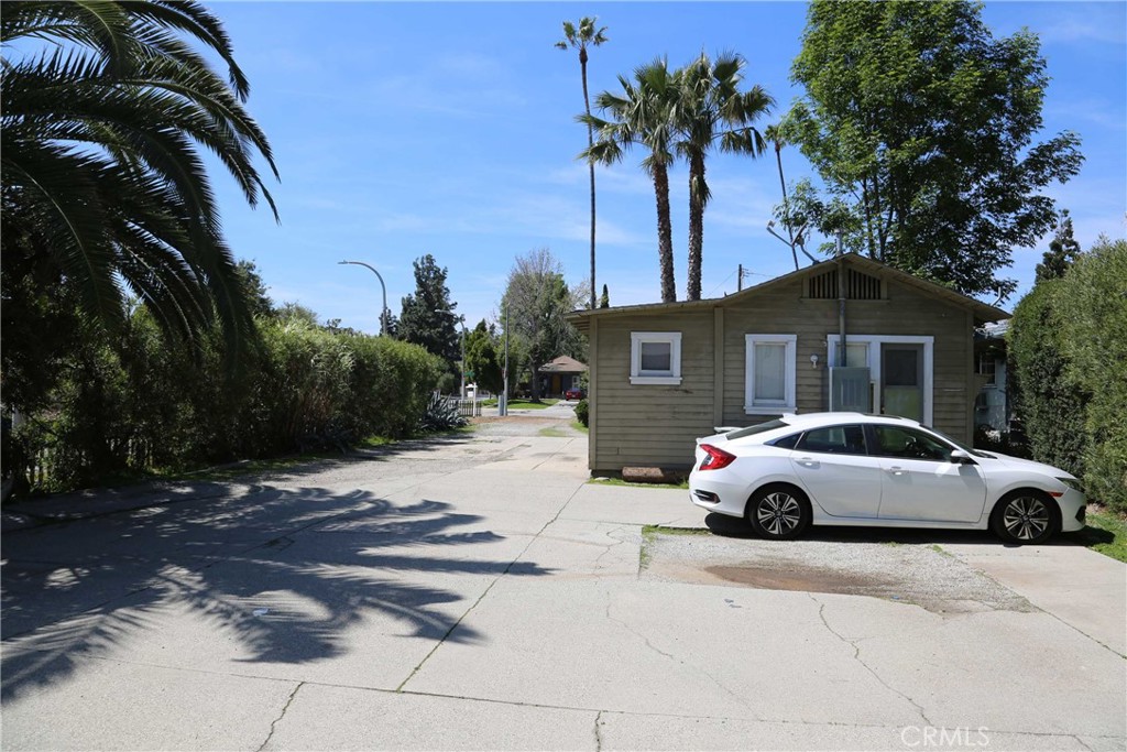 398 N Holliston Avenue