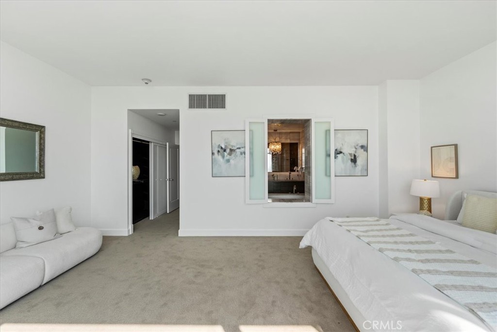 900 W Olympic