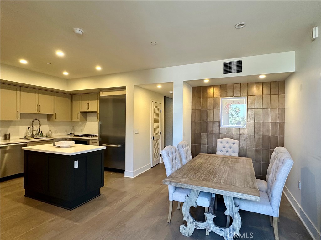 820 Mission Street 103
