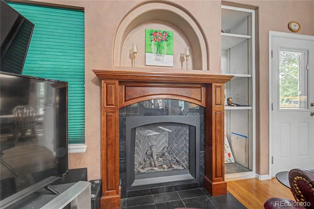 5807 W 81st Place