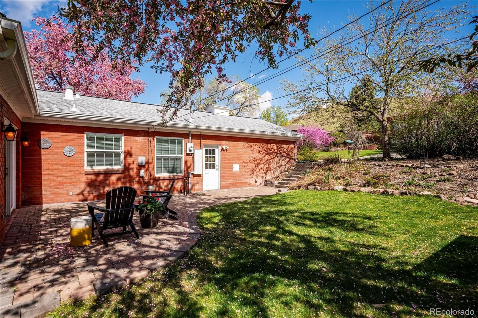 321 Sunset Drive