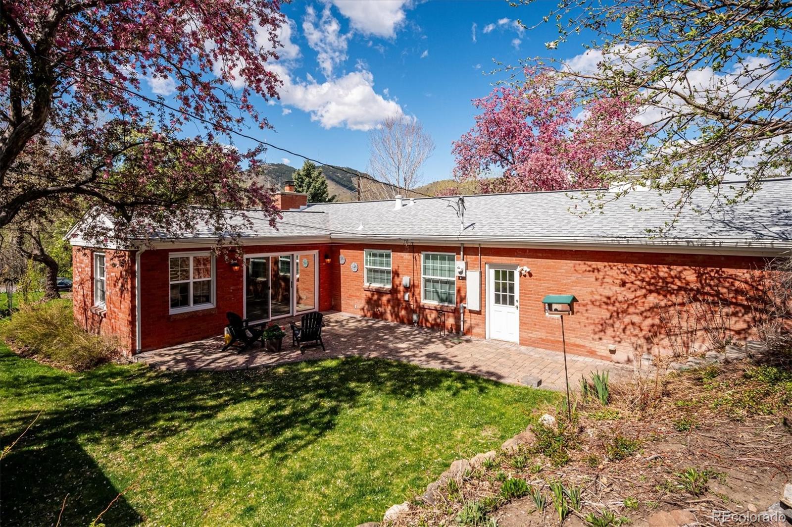 321 Sunset Drive