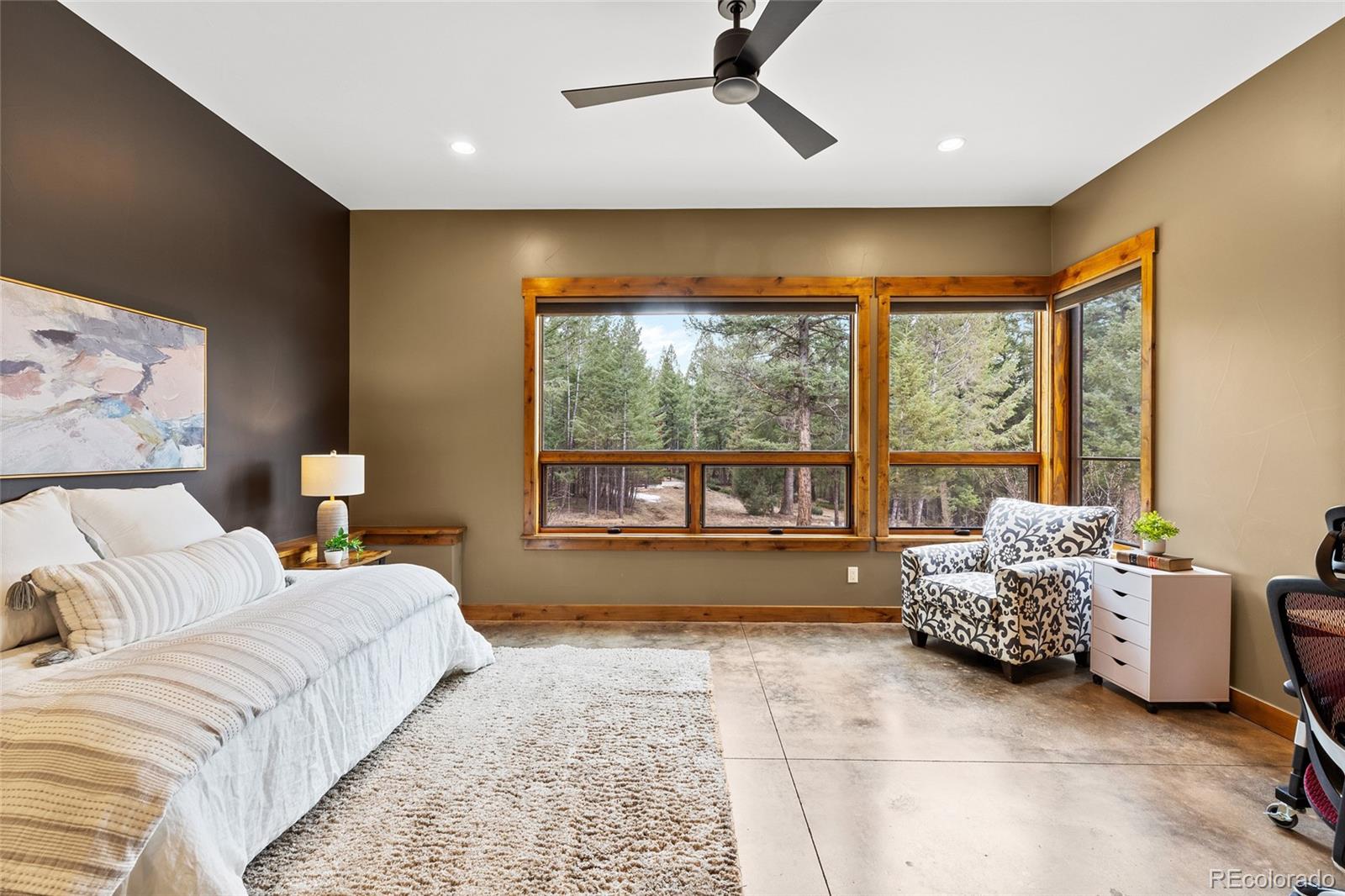 5976 Stone Creek Drive