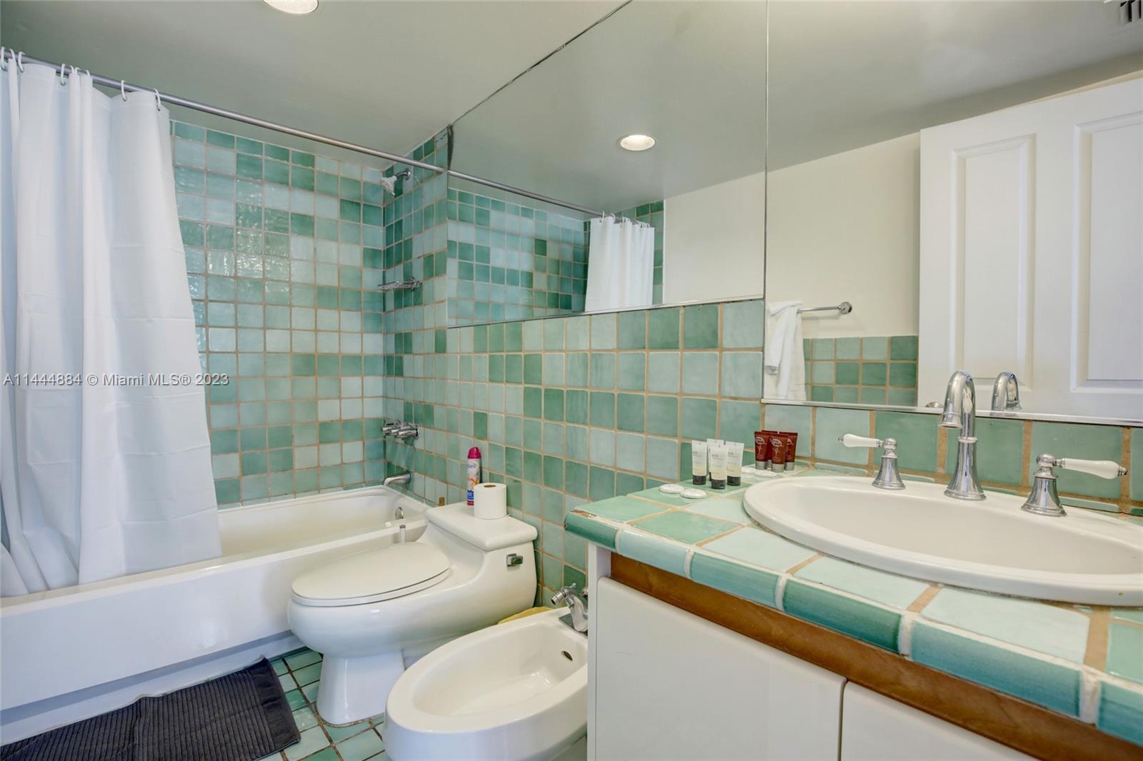 834 Ocean Dr # 212