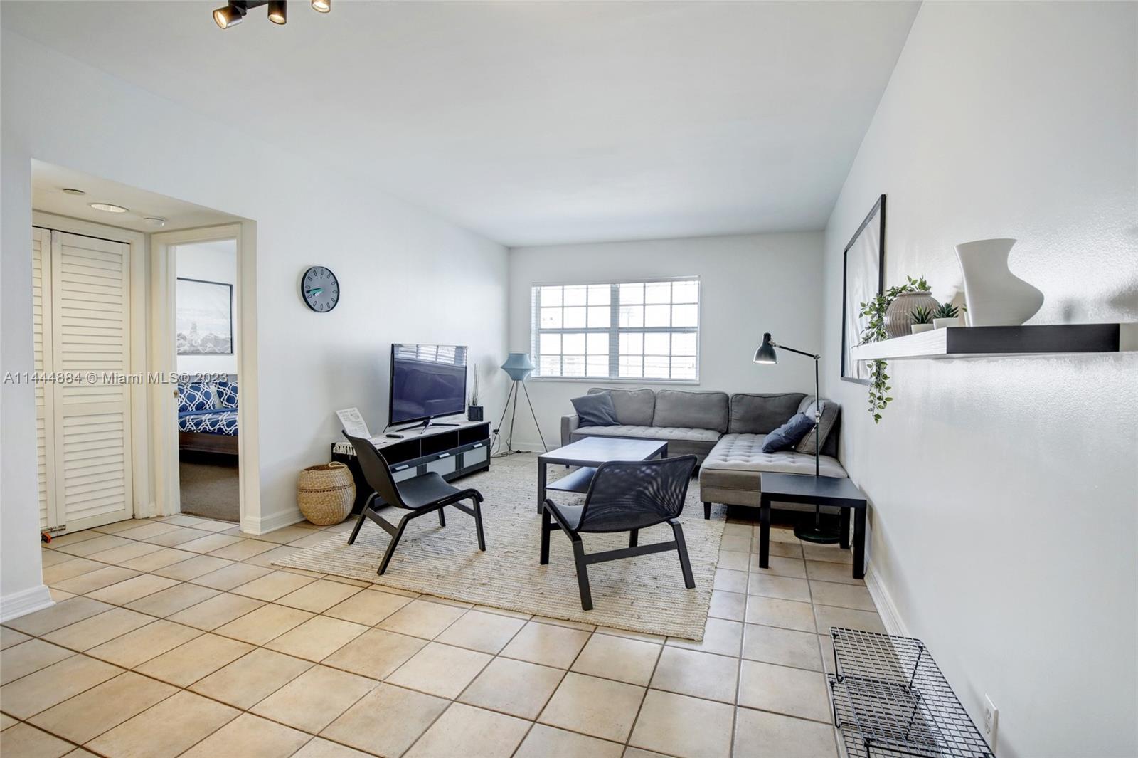 834 Ocean Dr # 212