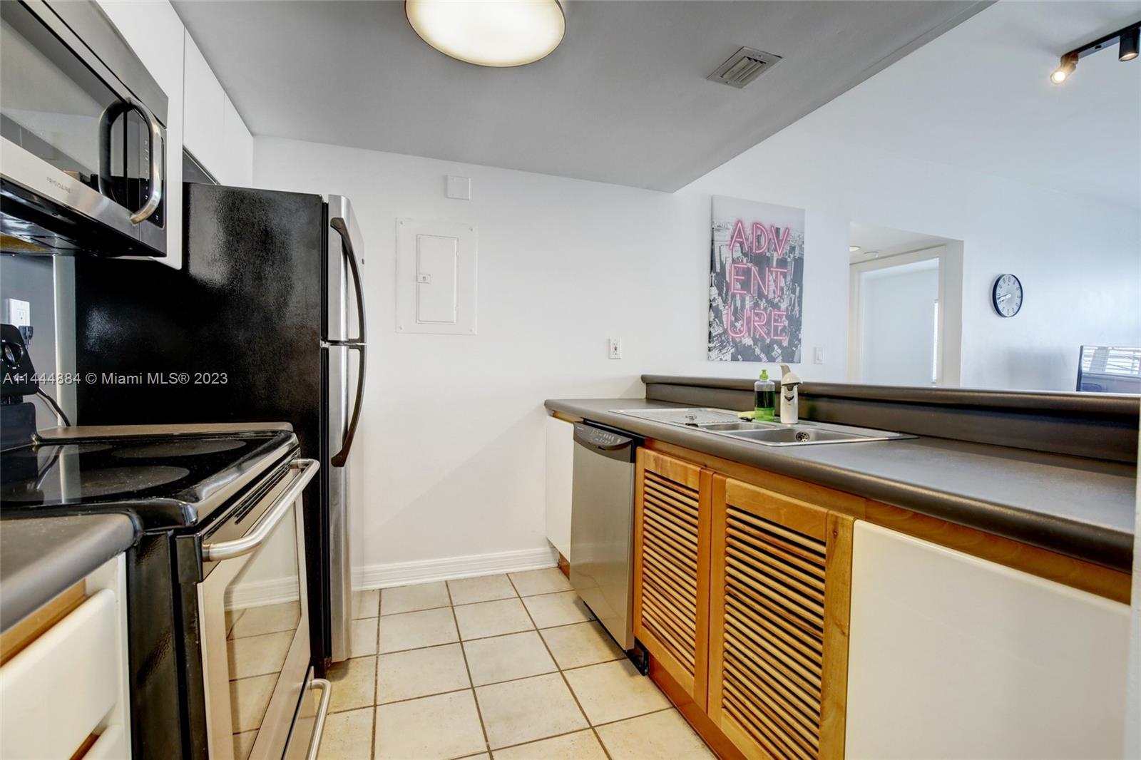 834 Ocean Dr # 212
