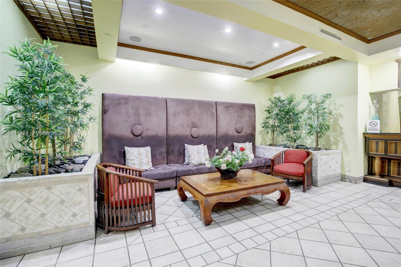 834 Ocean Dr # 212
