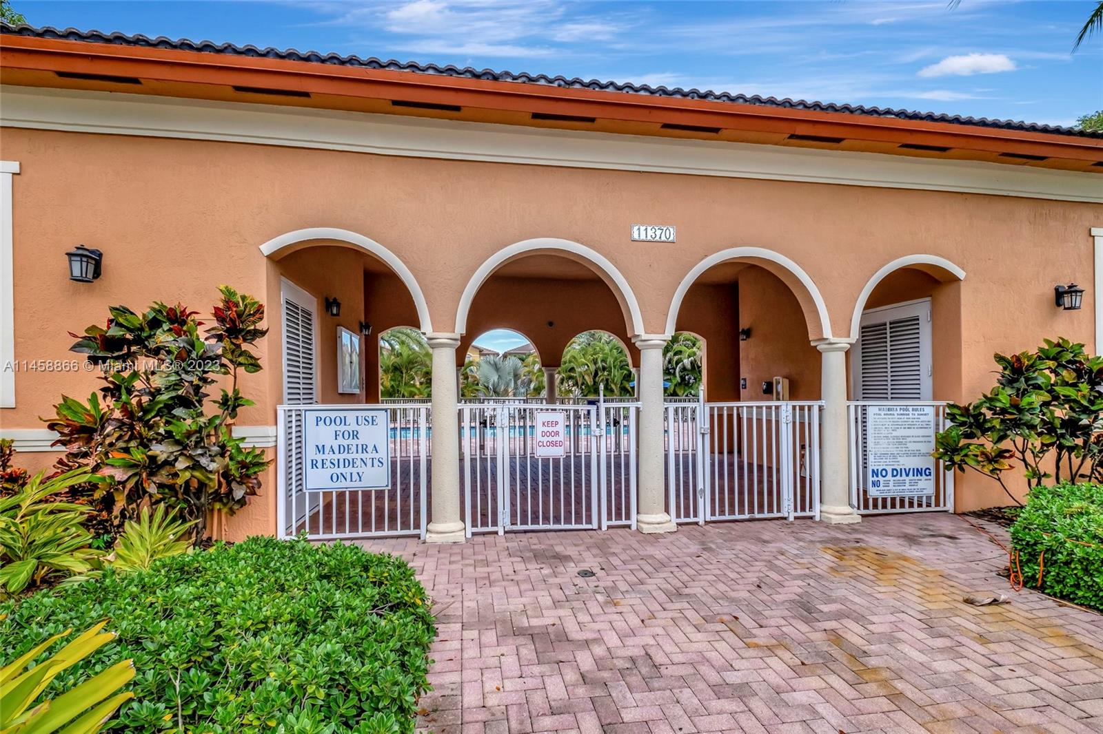 8533 NW 114th Ct