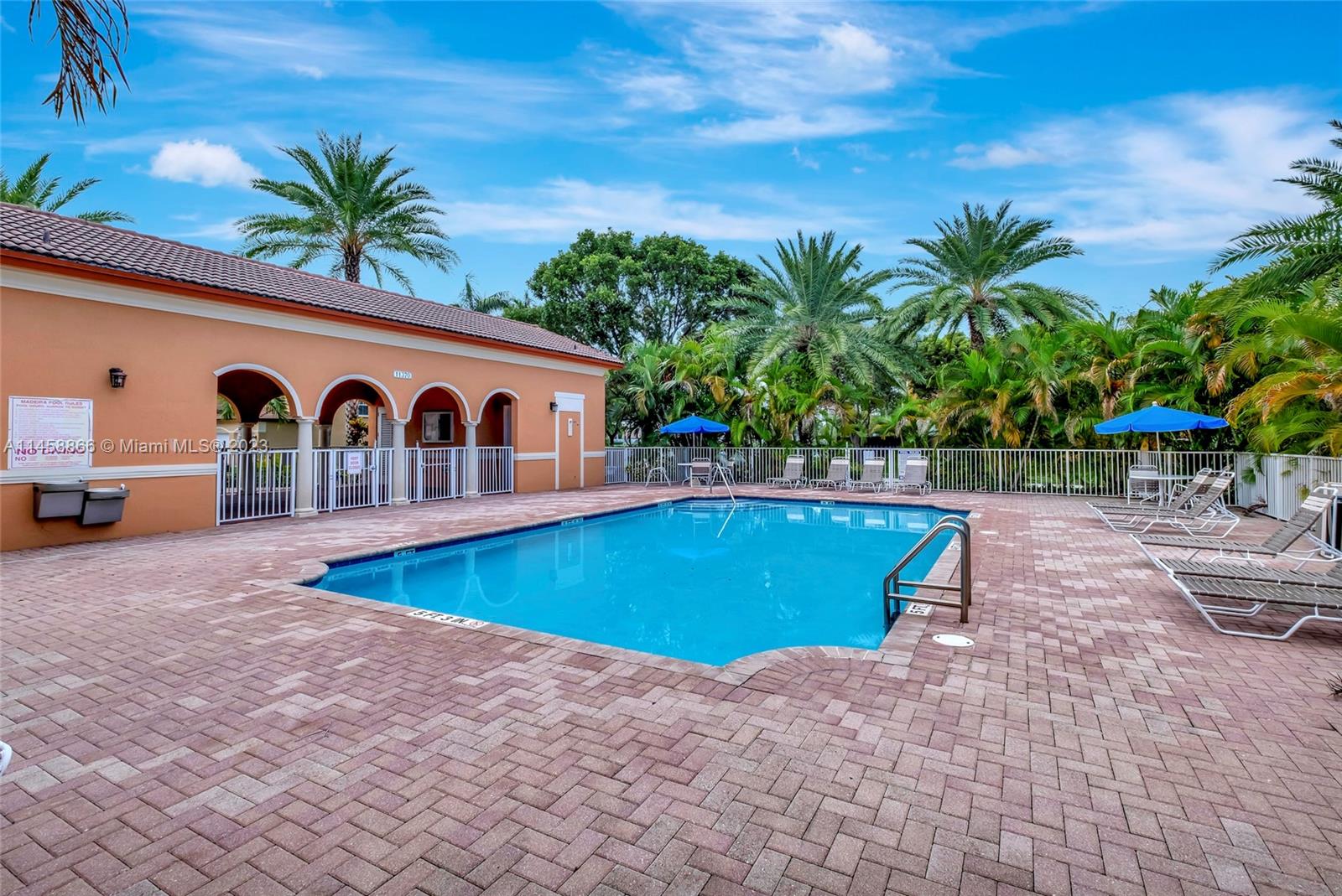 8533 NW 114th Ct