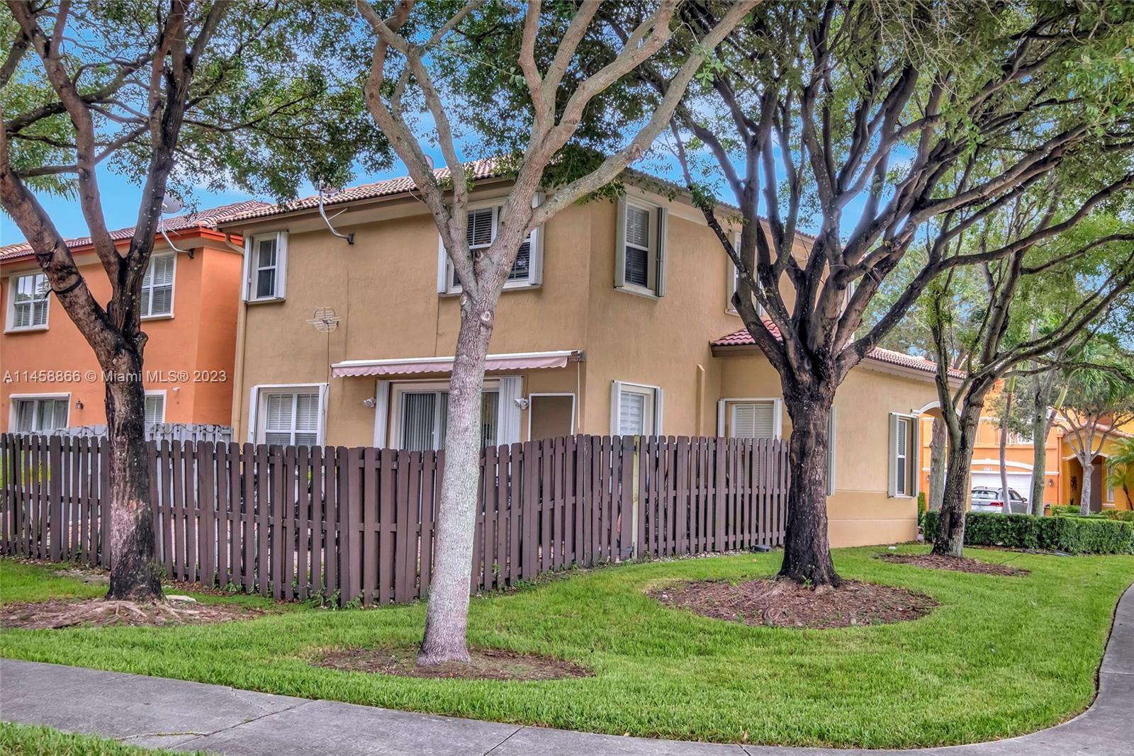 8533 NW 114th Ct