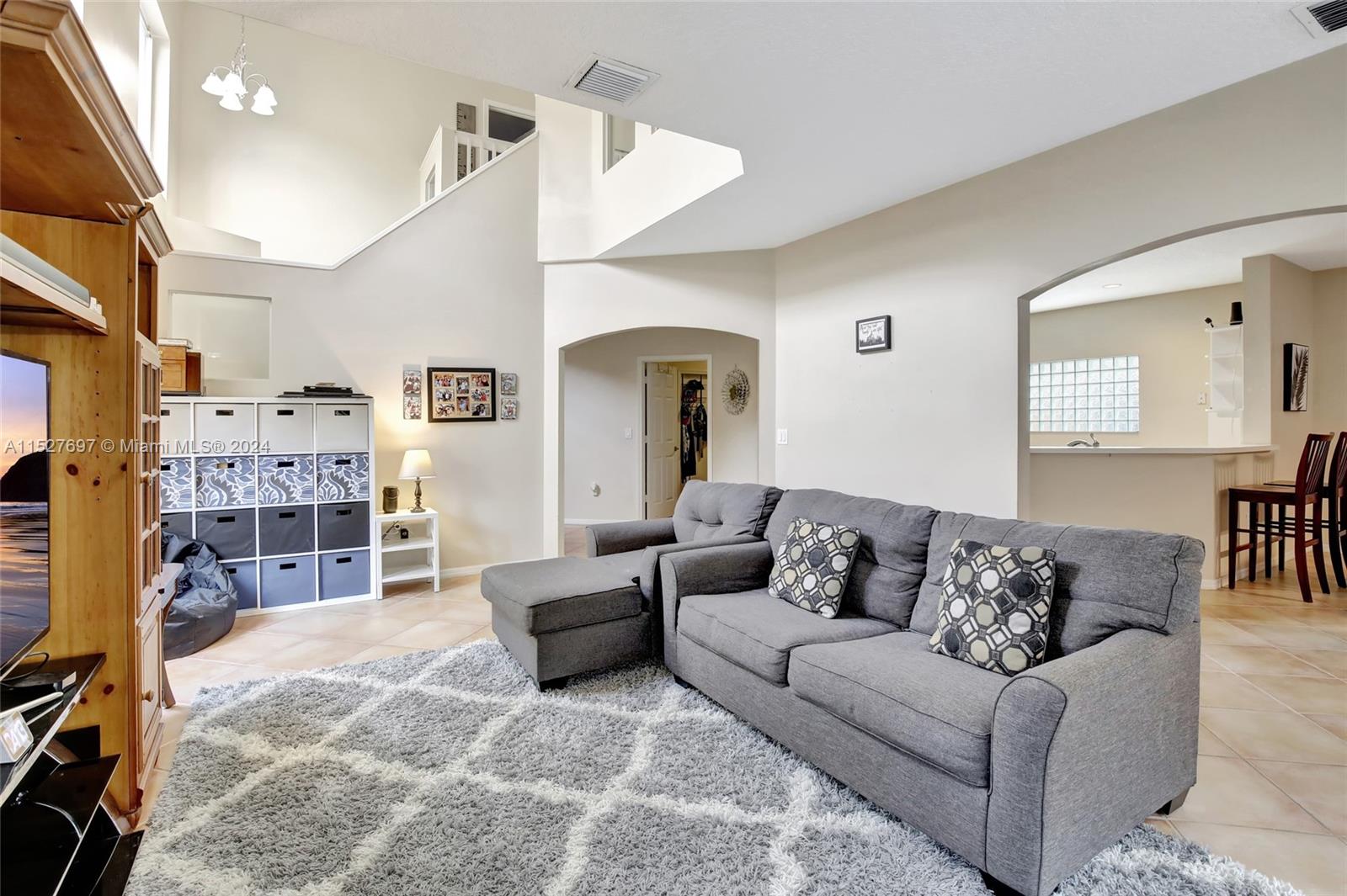 118 SW 206th Ave