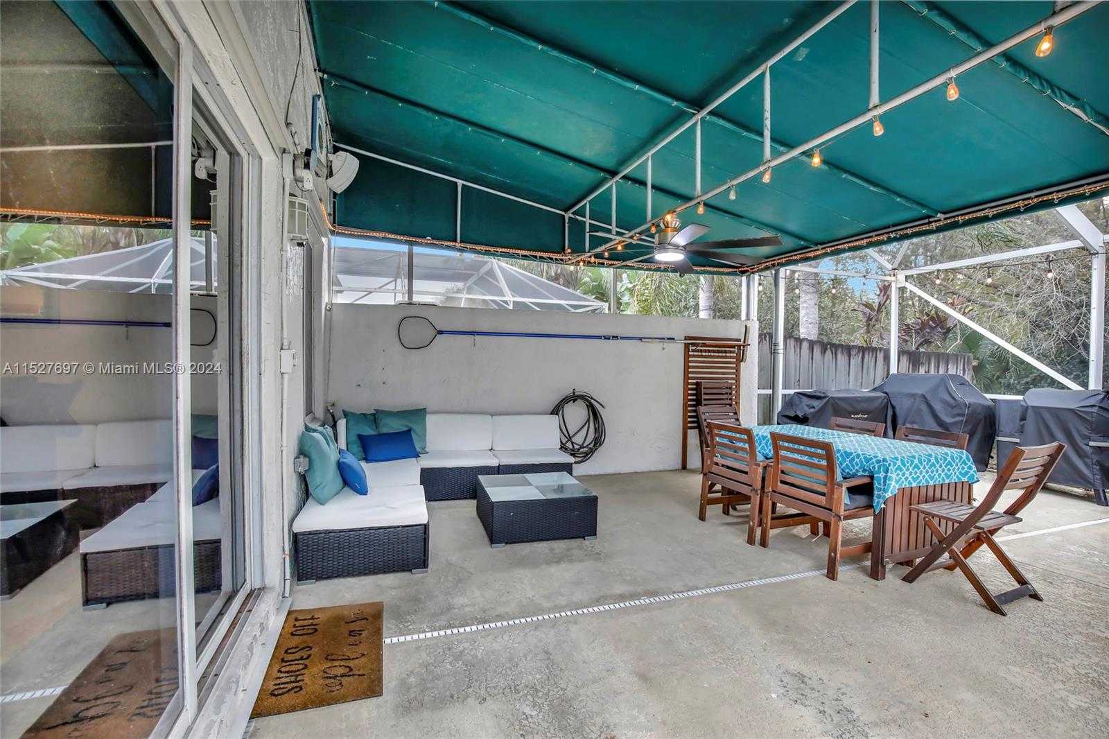 118 SW 206th Ave