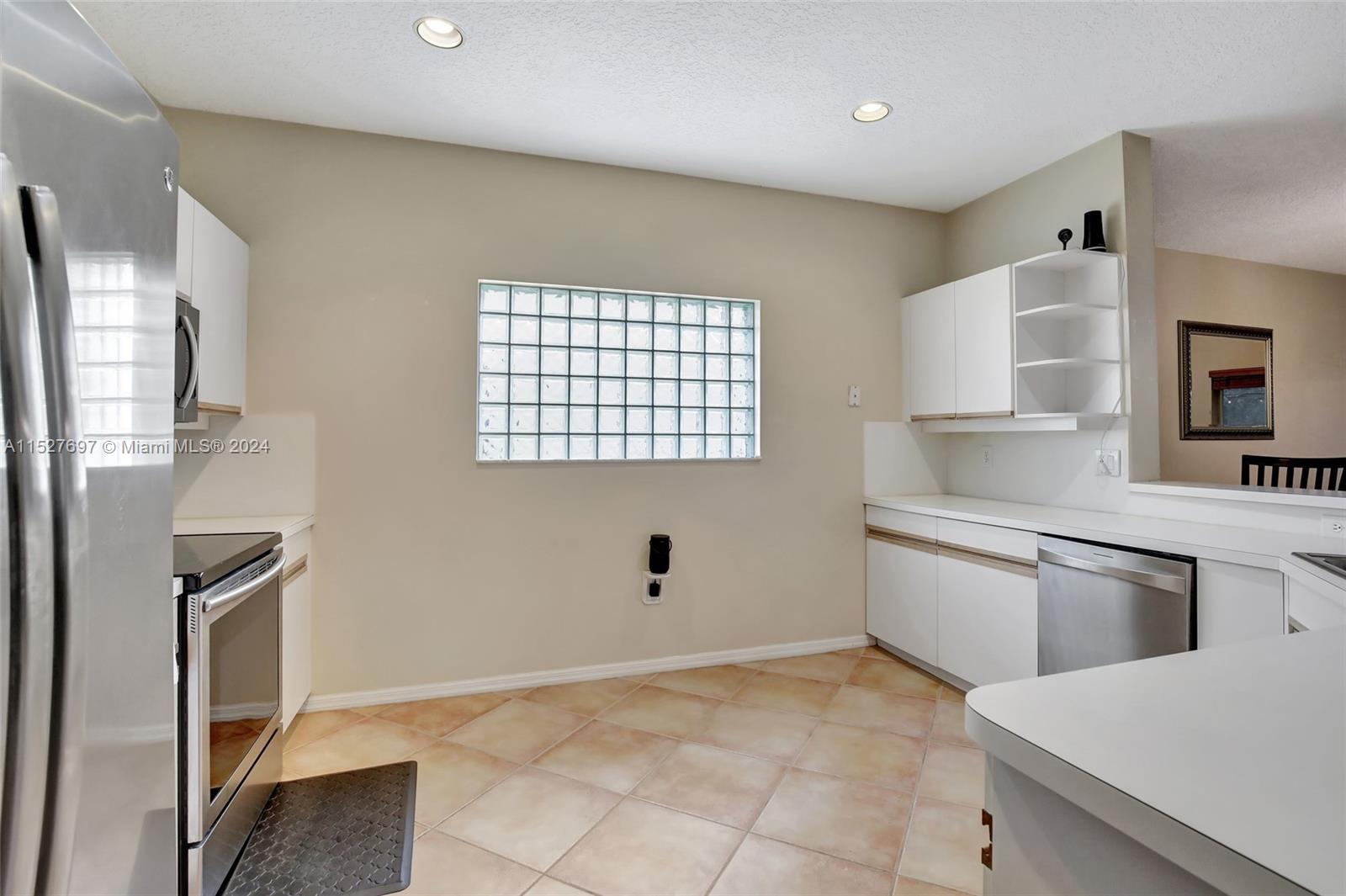 118 SW 206th Ave