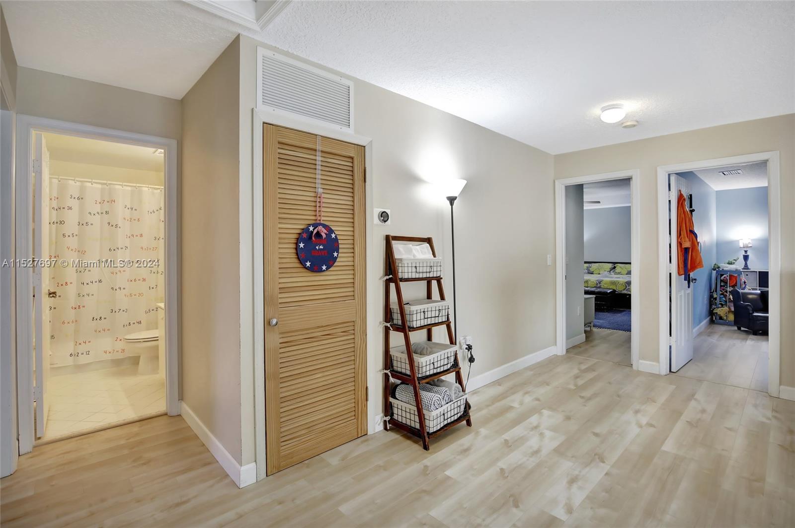 118 SW 206th Ave